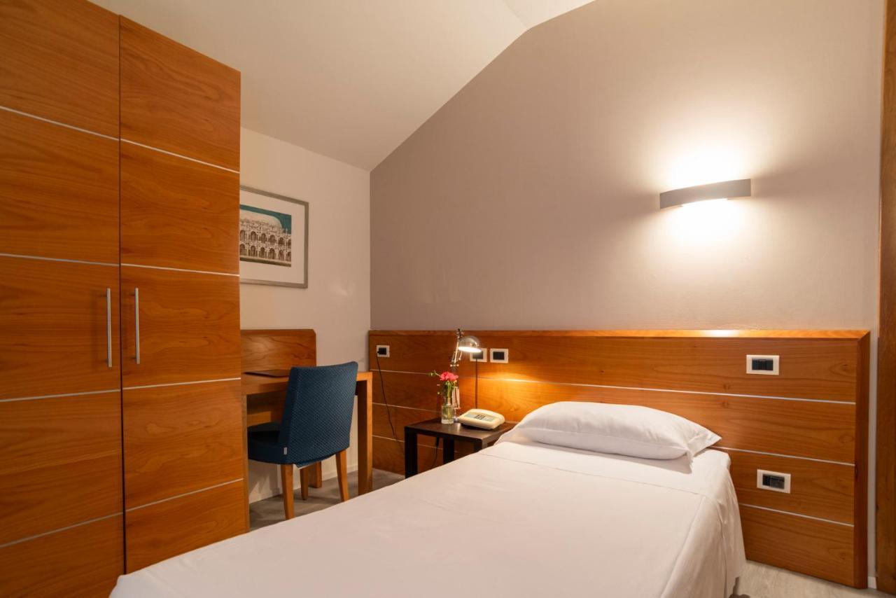 Ca' Delle Rose Hotel Castelfranco Veneto Buitenkant foto