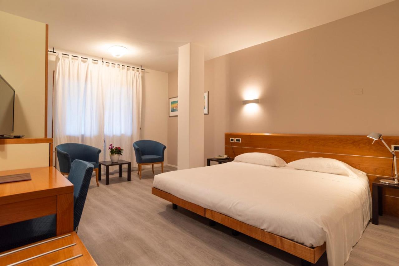 Ca' Delle Rose Hotel Castelfranco Veneto Buitenkant foto