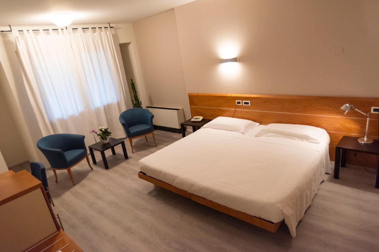 Ca' Delle Rose Hotel Castelfranco Veneto Buitenkant foto