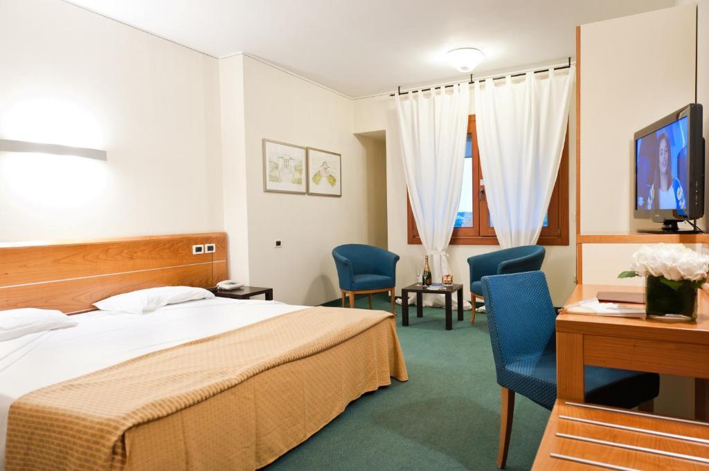 Ca' Delle Rose Hotel Castelfranco Veneto Kamer foto