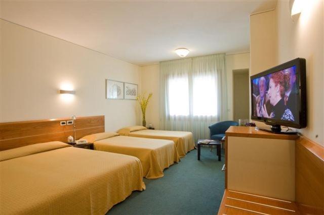 Ca' Delle Rose Hotel Castelfranco Veneto Kamer foto
